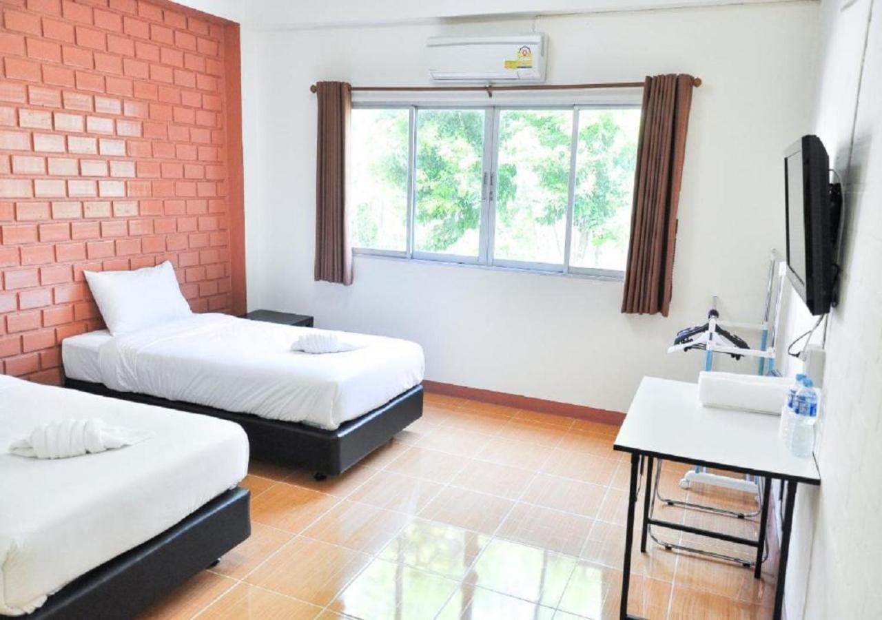 Bussarakam Place Hotel Chanthaburi Esterno foto