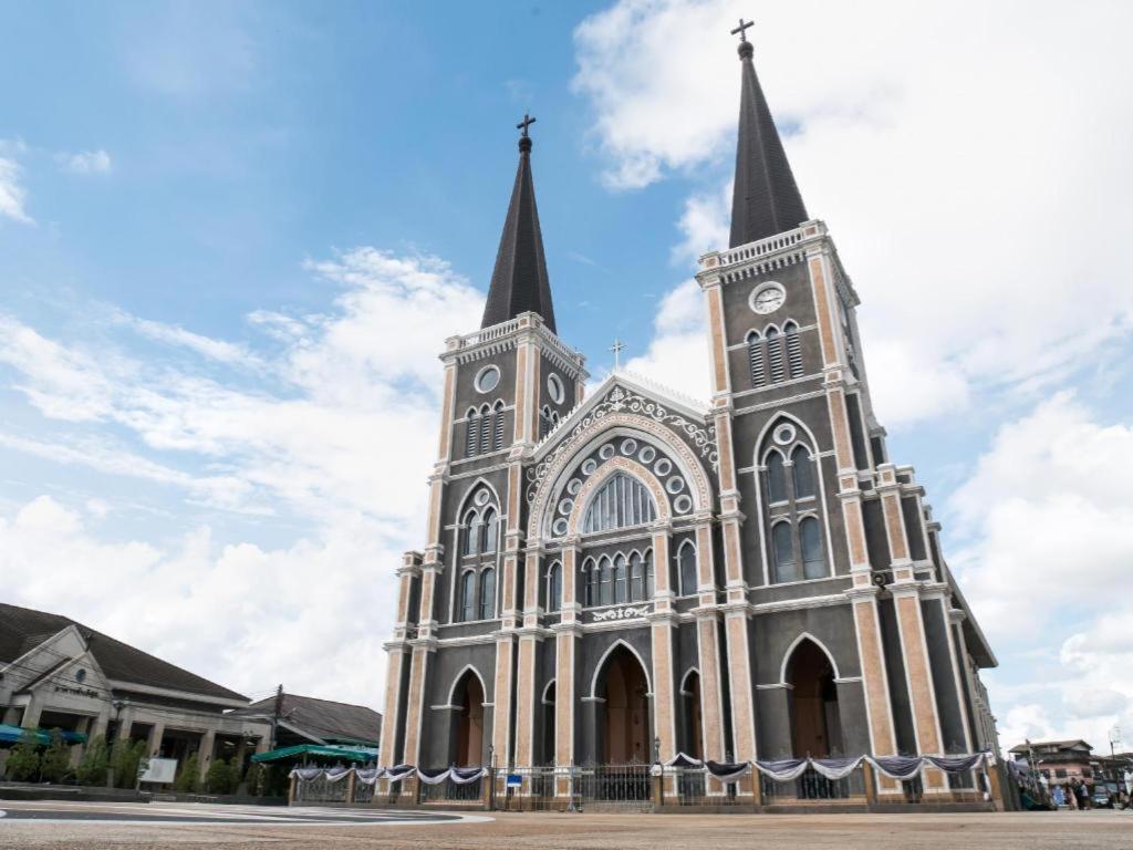 Bussarakam Place Hotel Chanthaburi Esterno foto