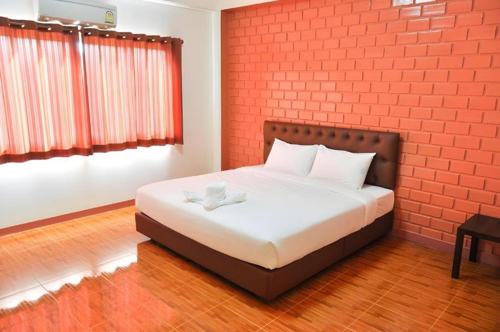 Bussarakam Place Hotel Chanthaburi Esterno foto