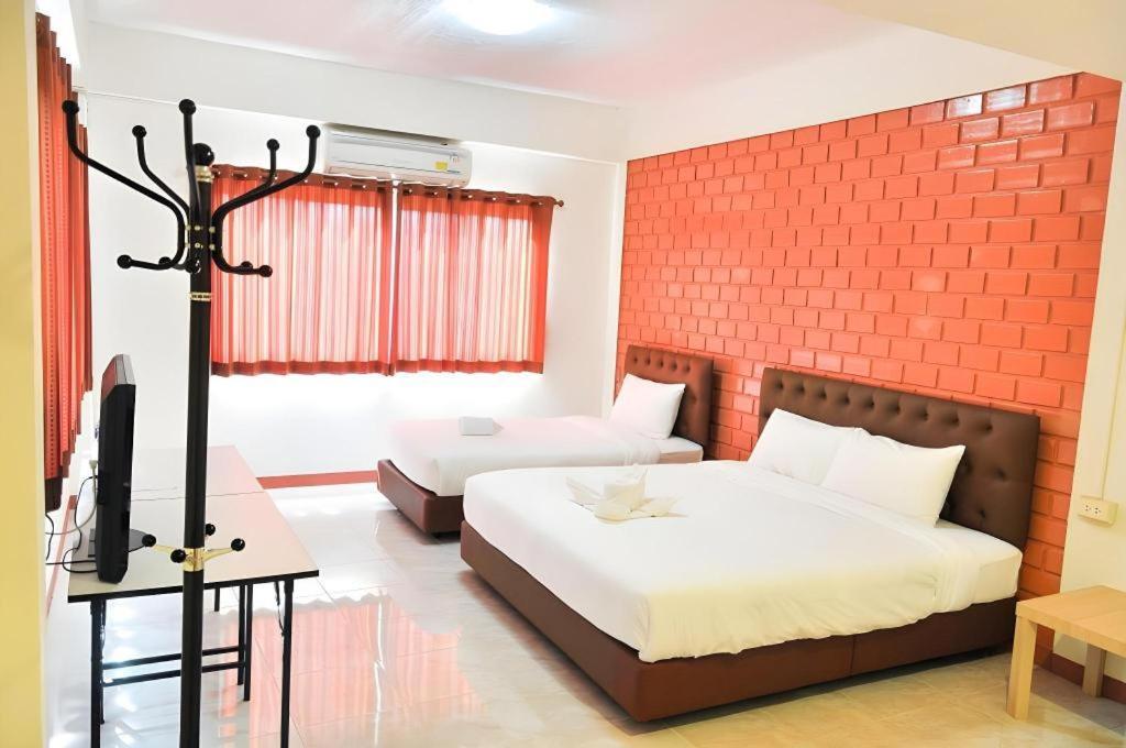 Bussarakam Place Hotel Chanthaburi Esterno foto