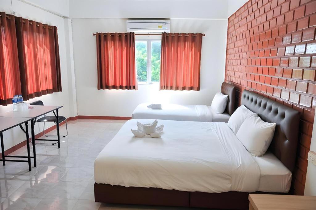 Bussarakam Place Hotel Chanthaburi Esterno foto