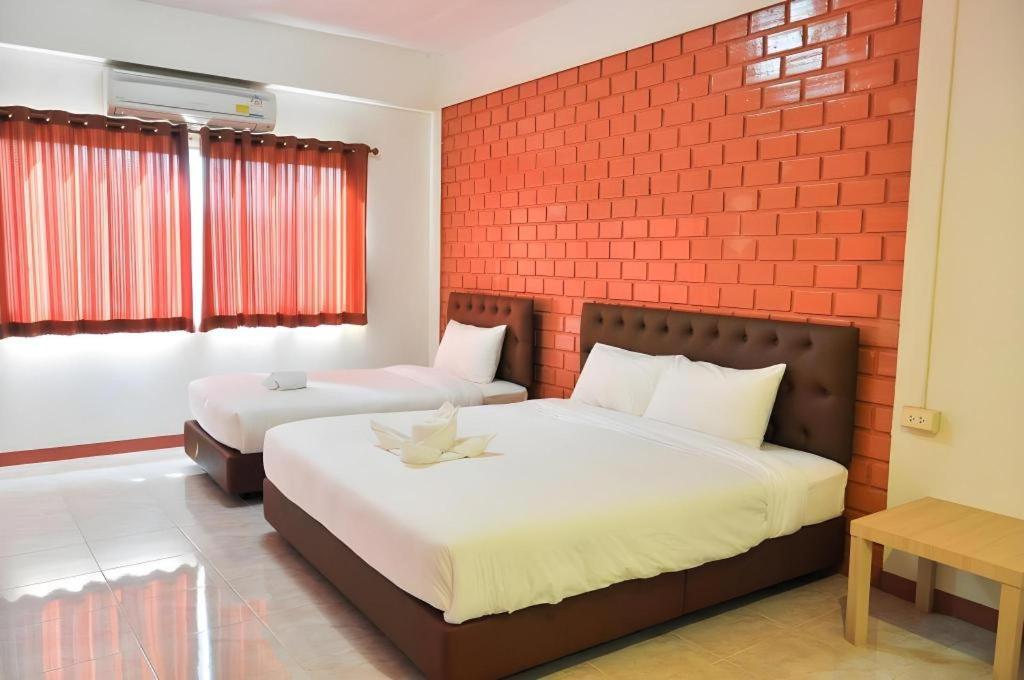 Bussarakam Place Hotel Chanthaburi Esterno foto