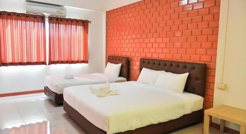 Bussarakam Place Hotel Chanthaburi Esterno foto