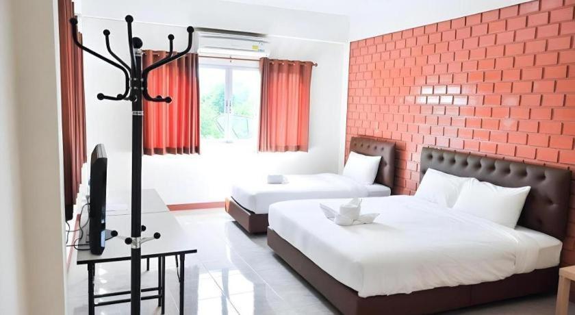 Bussarakam Place Hotel Chanthaburi Esterno foto