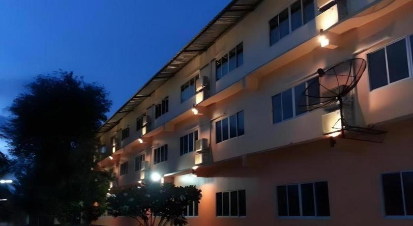Bussarakam Place Hotel Chanthaburi Esterno foto