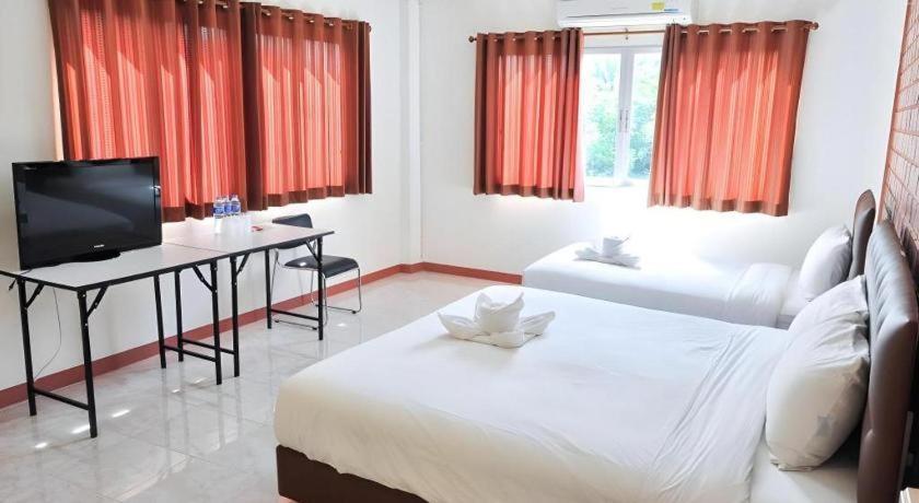 Bussarakam Place Hotel Chanthaburi Esterno foto