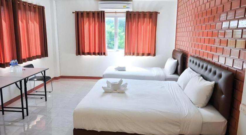 Bussarakam Place Hotel Chanthaburi Esterno foto