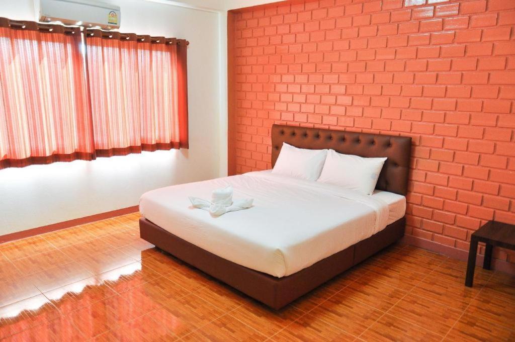 Bussarakam Place Hotel Chanthaburi Esterno foto