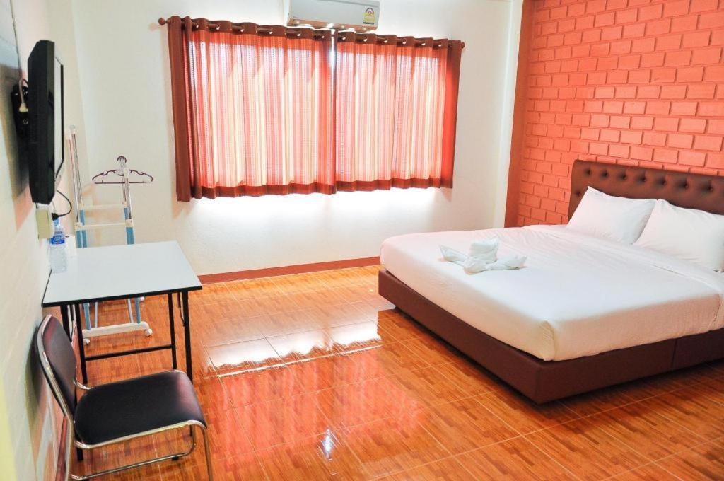 Bussarakam Place Hotel Chanthaburi Esterno foto