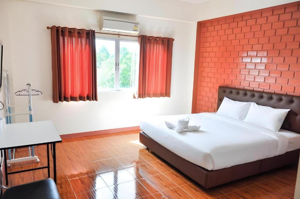 Bussarakam Place Hotel Chanthaburi Esterno foto